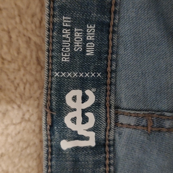 Lee Mid-Rise Short Regular Fit Denim Shorts - Picture 3 of 5